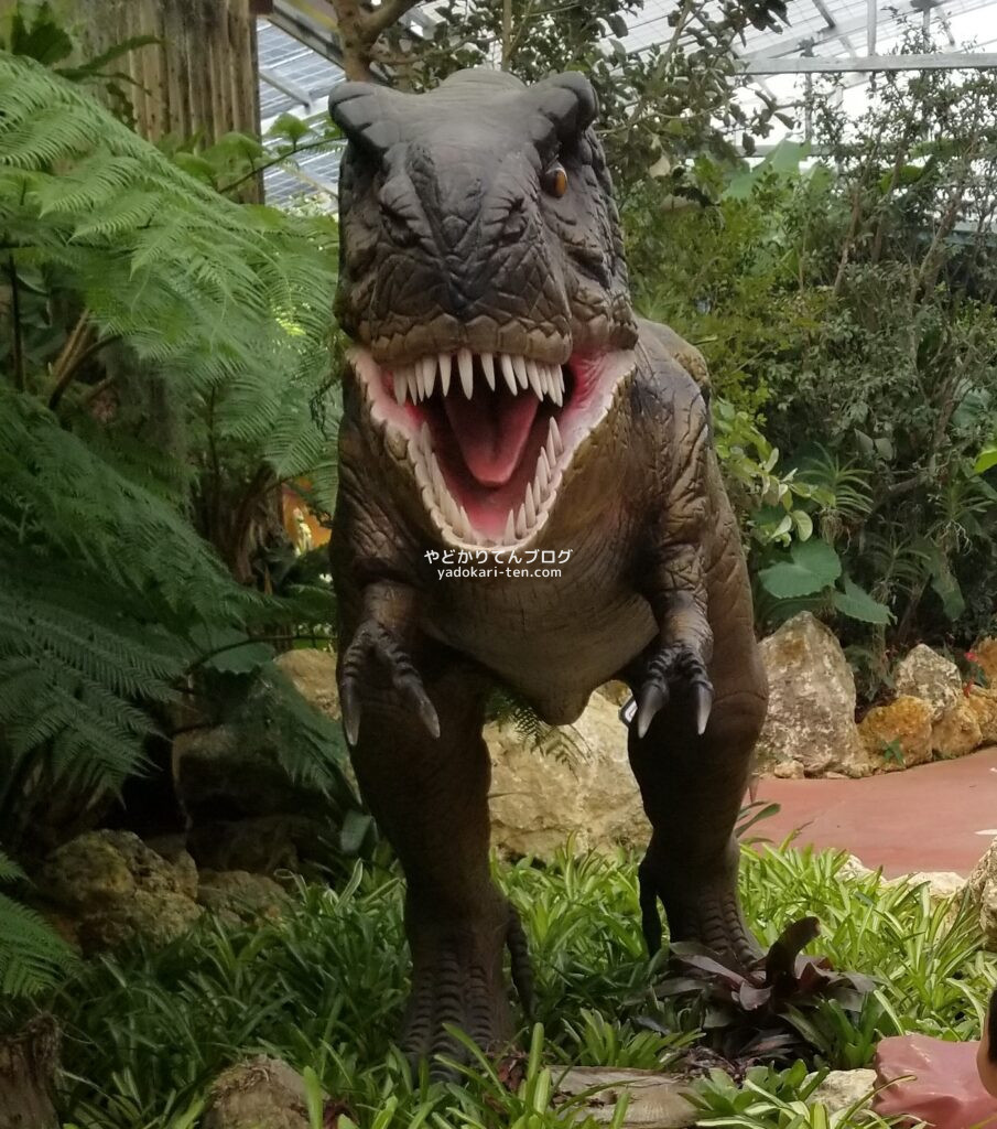 ナゴパイナップルパークの恐竜