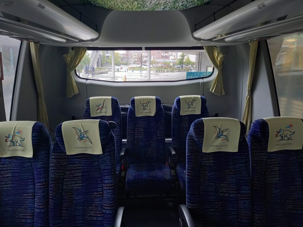 福井の恐竜バスの座席