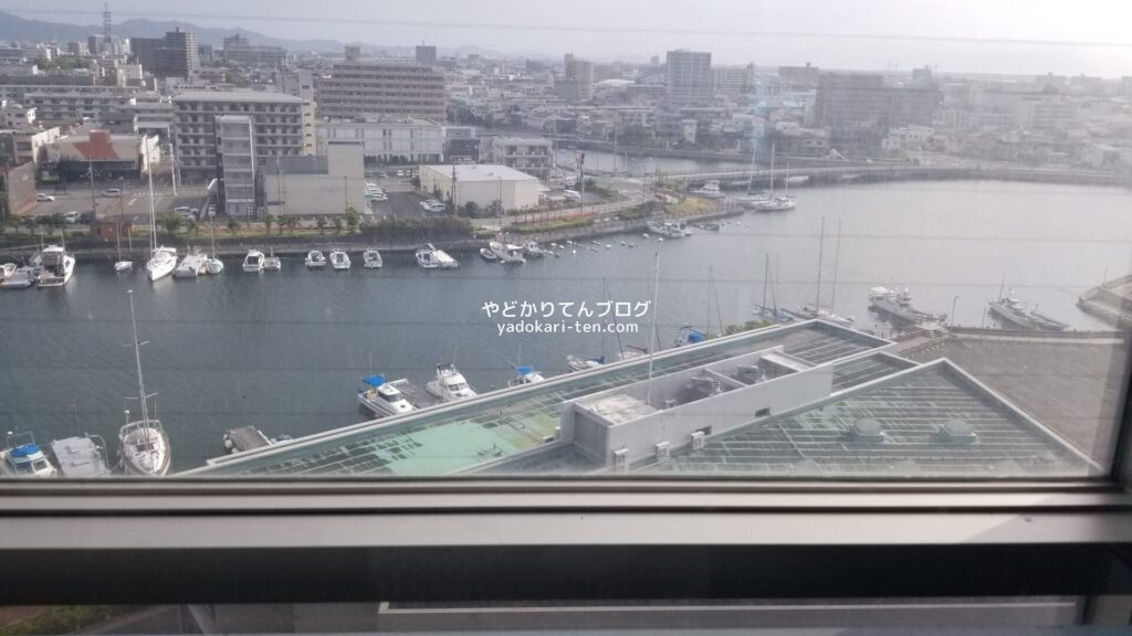 徳島グランヴィリオホテルのエレベーターからの景色