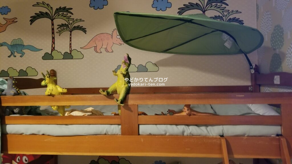 奥出雲多根自然博物館の恐竜ルームのベッド