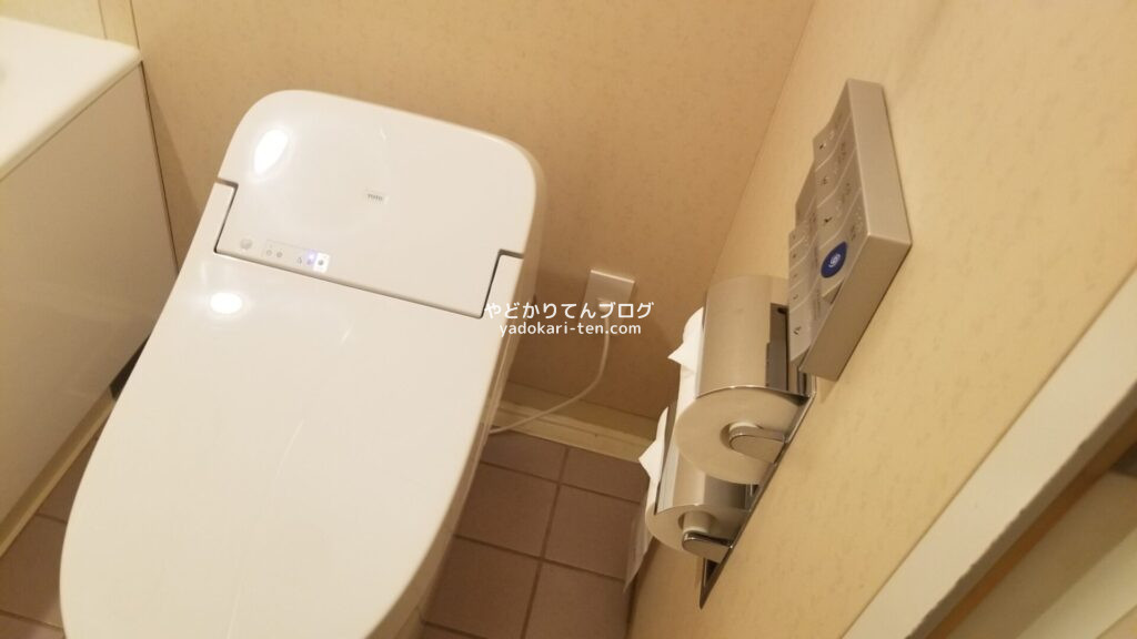 グランドニッコー東京ベイ舞浜客室のウォシュレット付きトイレ