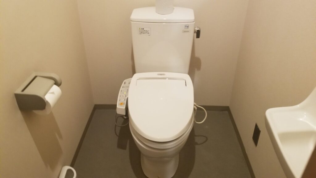 ホテルエスタシオン彦根の客室トイレ