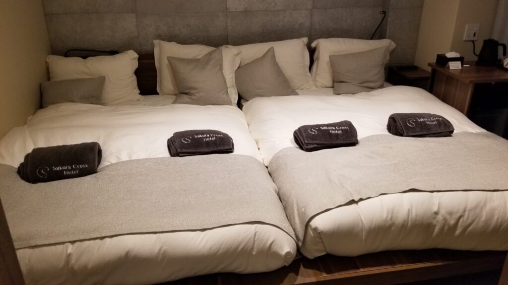 サクラクロスホテル京都清水の客室ベッド