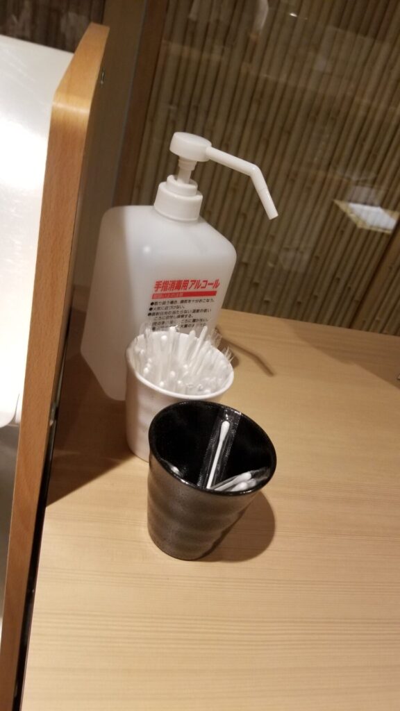 サクラクロスホテル京都清水のフロントにある綿棒