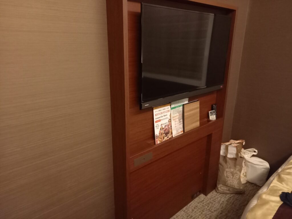 アーバンホテル京都四条プレミアムの客室テレビ
