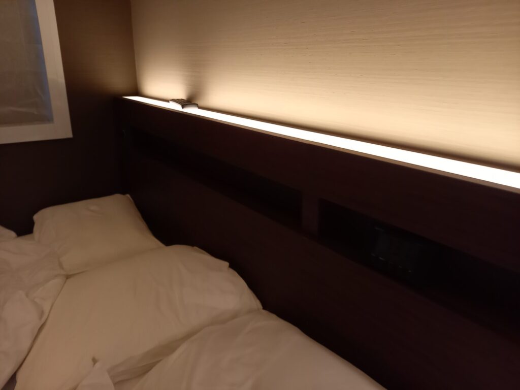 アーバンホテル京都四条プレミアムの客室ルームライト