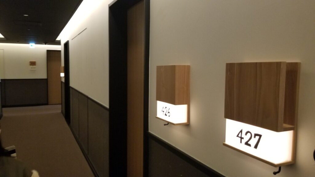 エースホテル京都の客室廊下