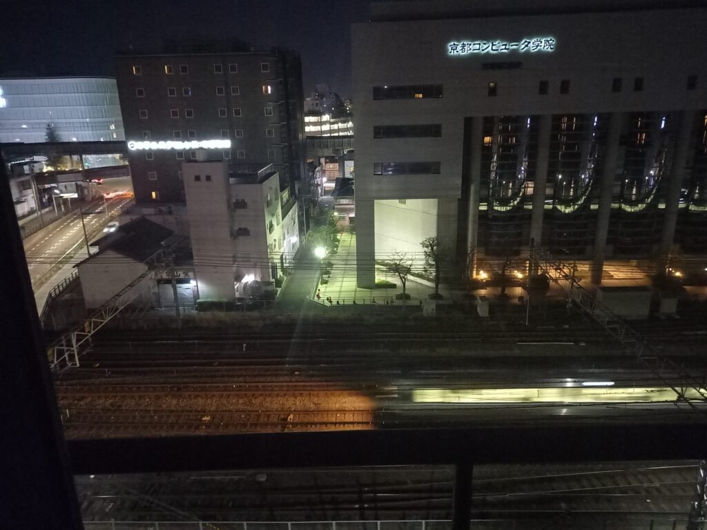 リーガロイヤルホテル京都のトレインビュールームからの夜景