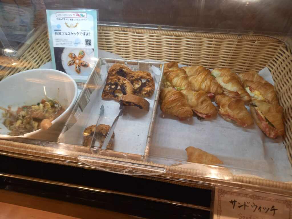 ホテルグレイスリー京都三条の朝食バイキングにあるサンドイッチ