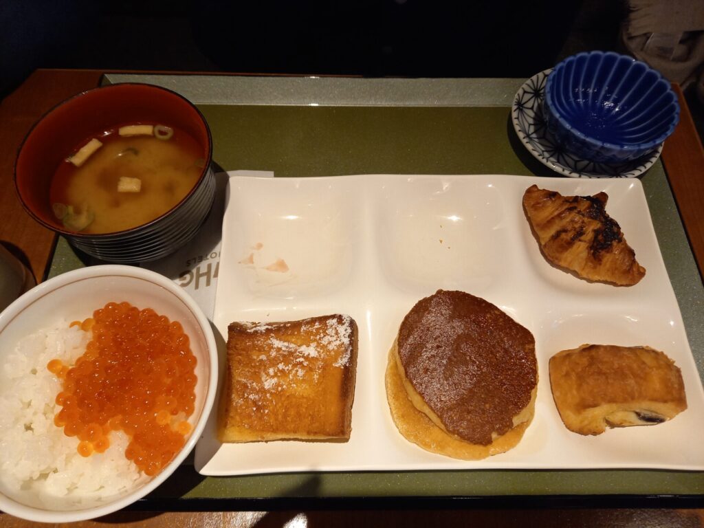ホテルグレイスリー京都三条の朝食バイキングで食べたプレート